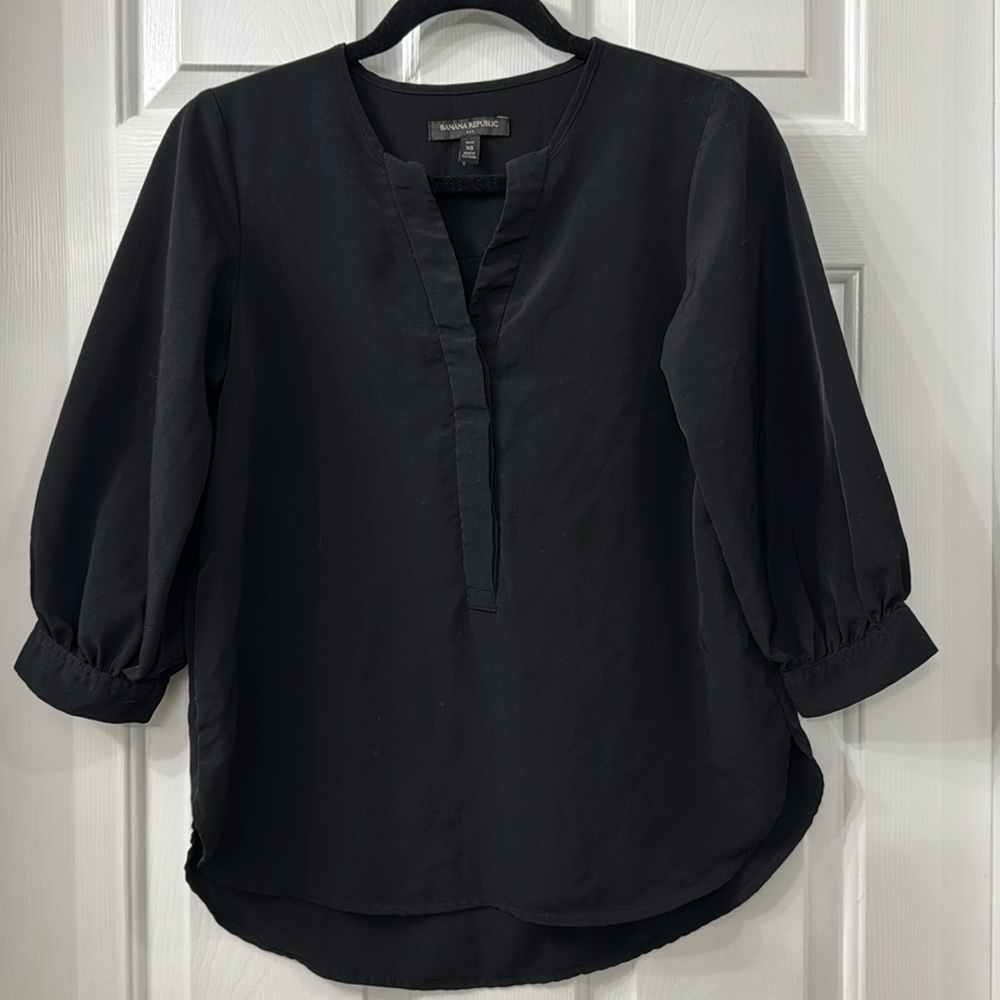 Banana Republic black puff sleeve blouse (T2)